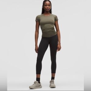 Lululemon Black leggings s 4 Swift Speed High-Rise
Crop 21" Running reflective